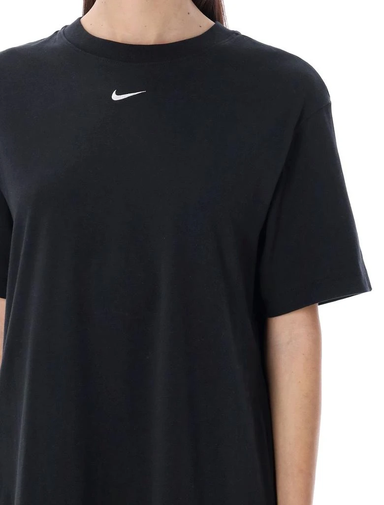 商品NIKE|Nike Logo Embroidered T-Shirt Dress,价格¥408,第5张图片详细描述