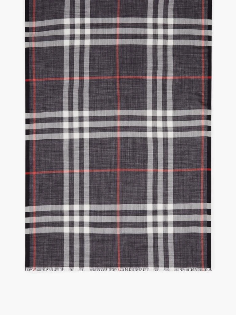 商品Burberry|Vintage-check voile scarf,价格¥3036,第5张图片详细描述