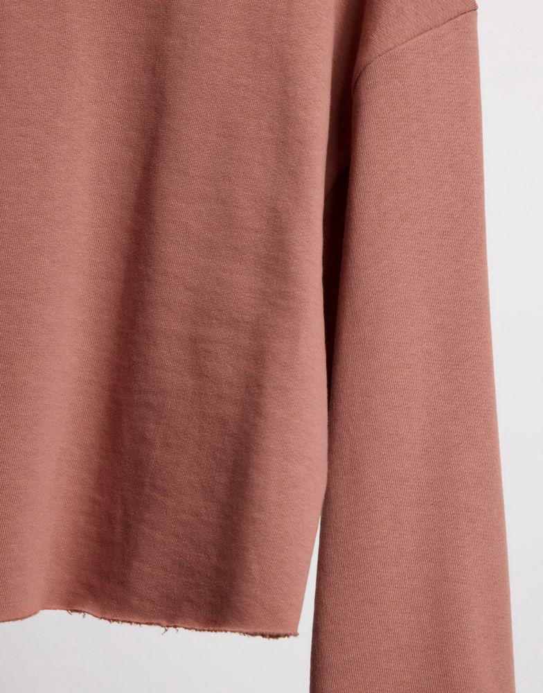 ASOS DESIGN crop sweatshirt with raw edge and stitch detail in mauve商品第4张图片规格展示