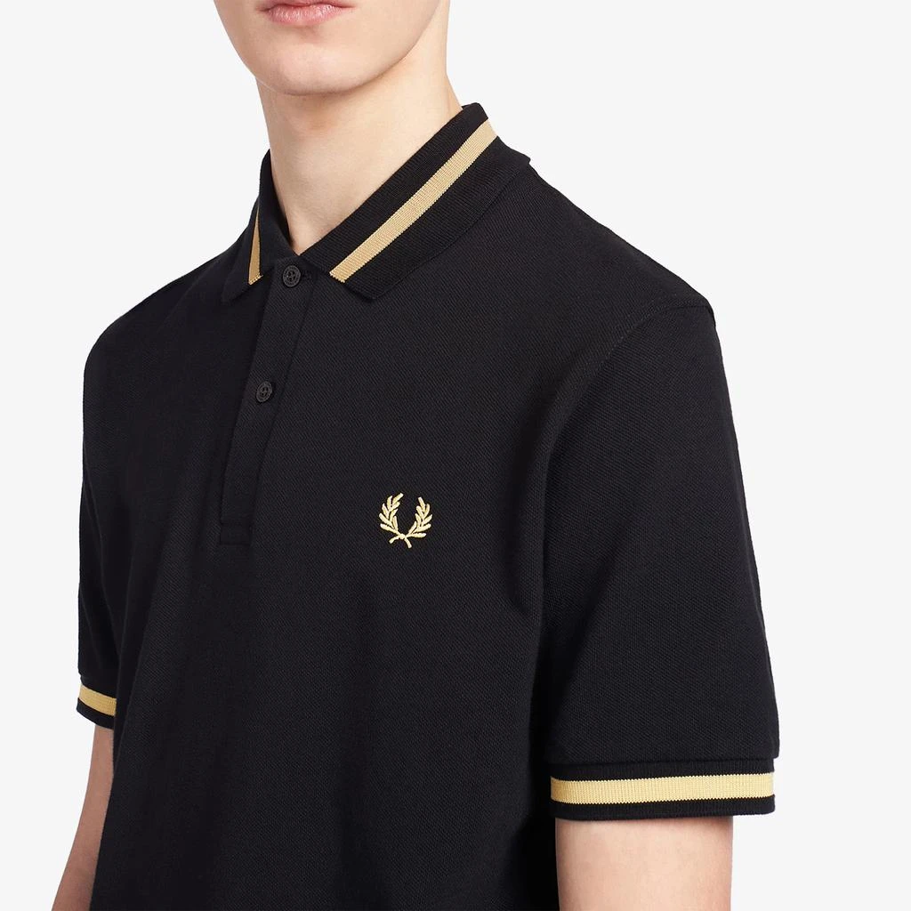 商品Fred Perry|Fred Perry Men's Single Tipped Fred Perry Polo Shirt - Black/Champagne,价格¥592,第4张图片详细描述