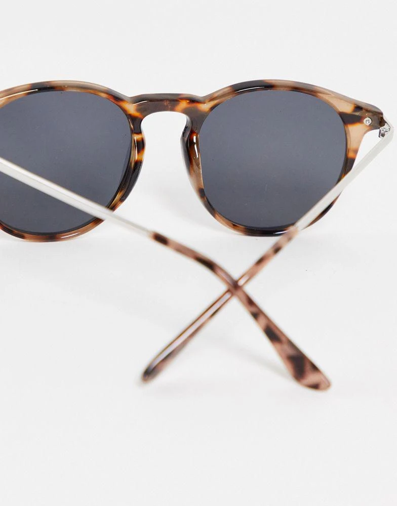 商品ASOS|ASOS DESIGN marble tort round sunglasses with metal arms,价格¥98,第4张图片详细描述