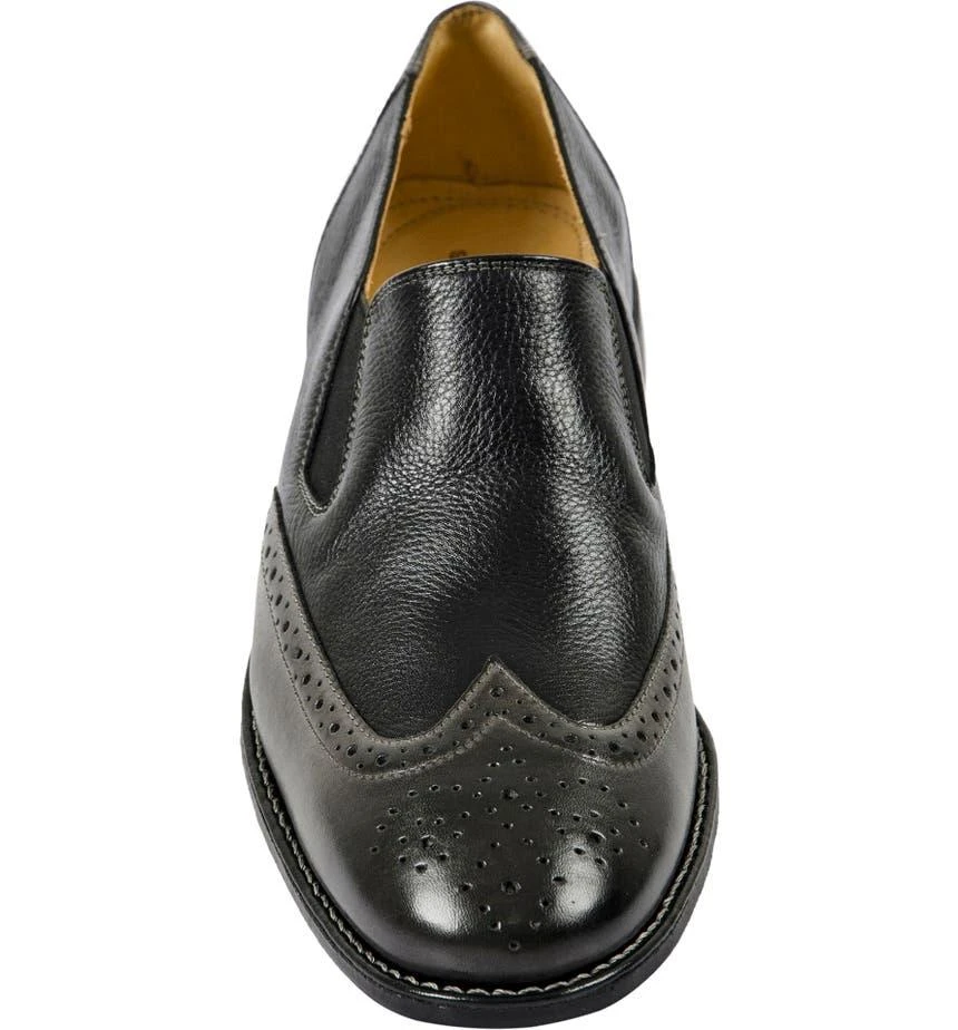 Double Gore Wing Tip Medallion Loafer 商品
