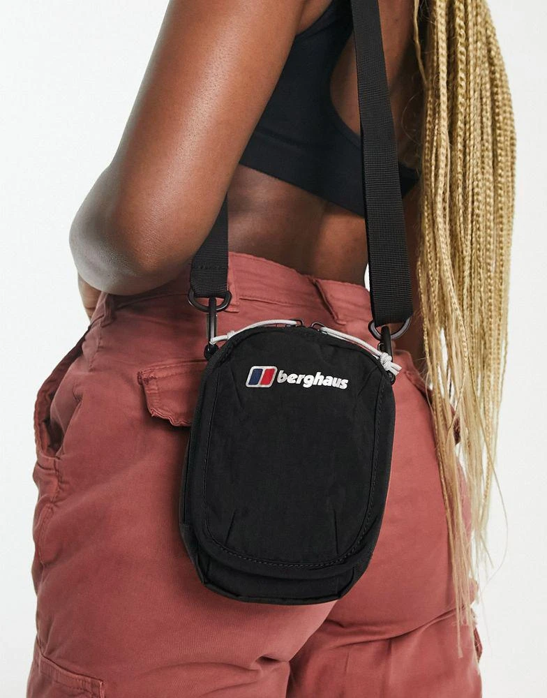 商品Berghaus|Berghaus logo cross body flight bag in black,价格¥314,第4张图片详细描述