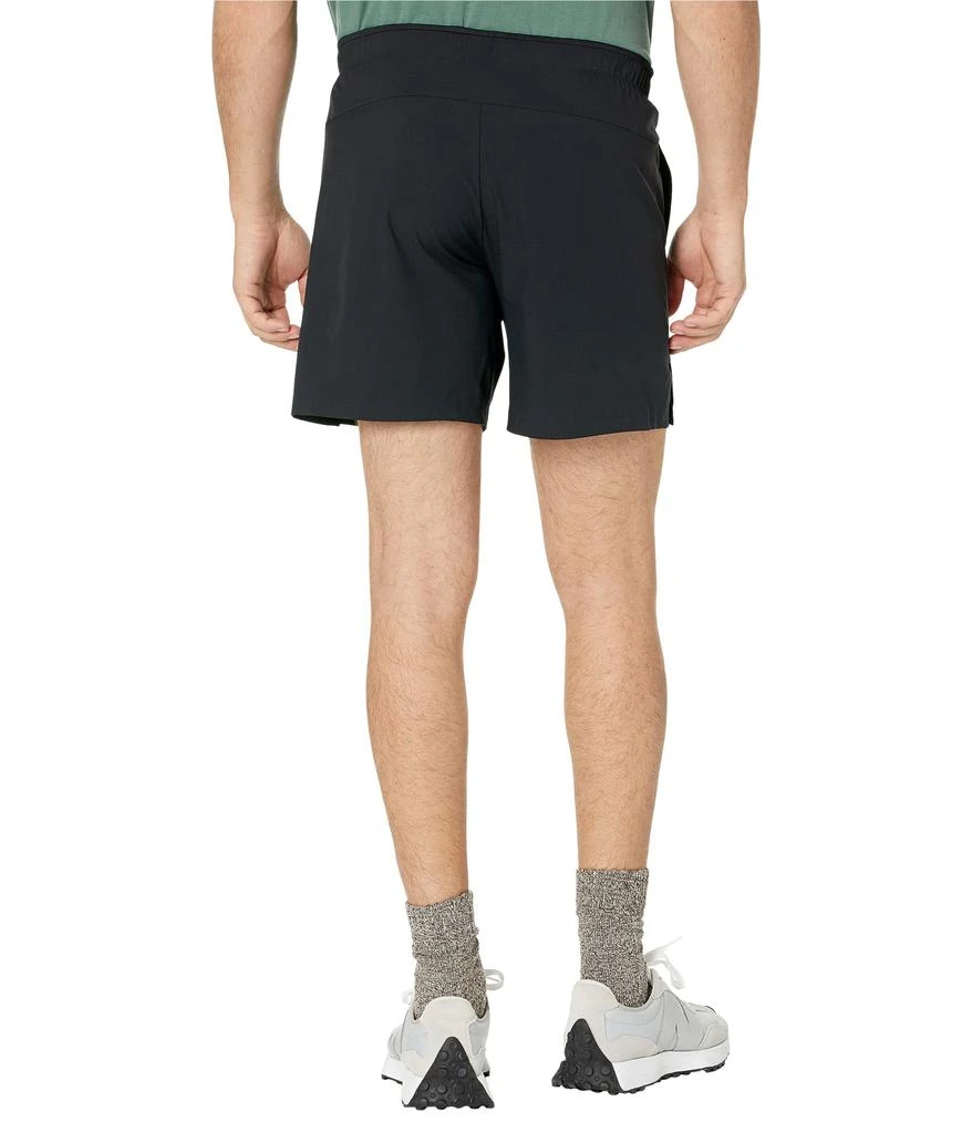 商品Mountain Hardwear|Shade Lite™ Shorts,价格¥316,第2张图片详细描述