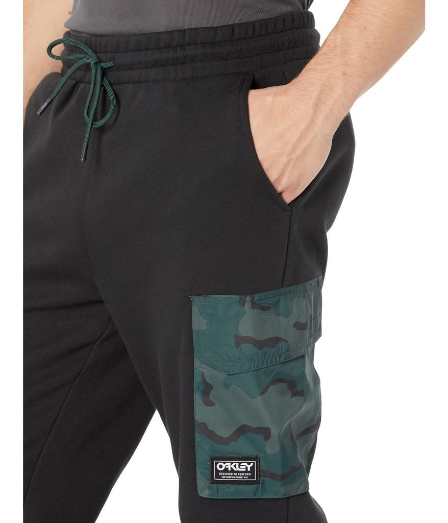 商品Oakley|Road Trip Recycled Cargo Sweatpants,价格¥285-¥358,第5张图片详细描述