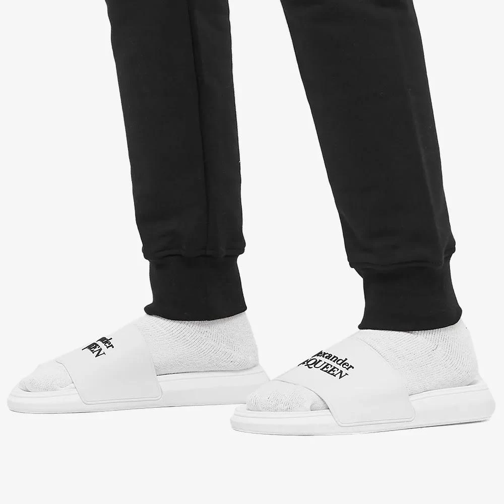 商品Alexander McQueen|Alexander McQueen Rubber Logo Pool Slide,价格¥1053,第5张图片详细描述