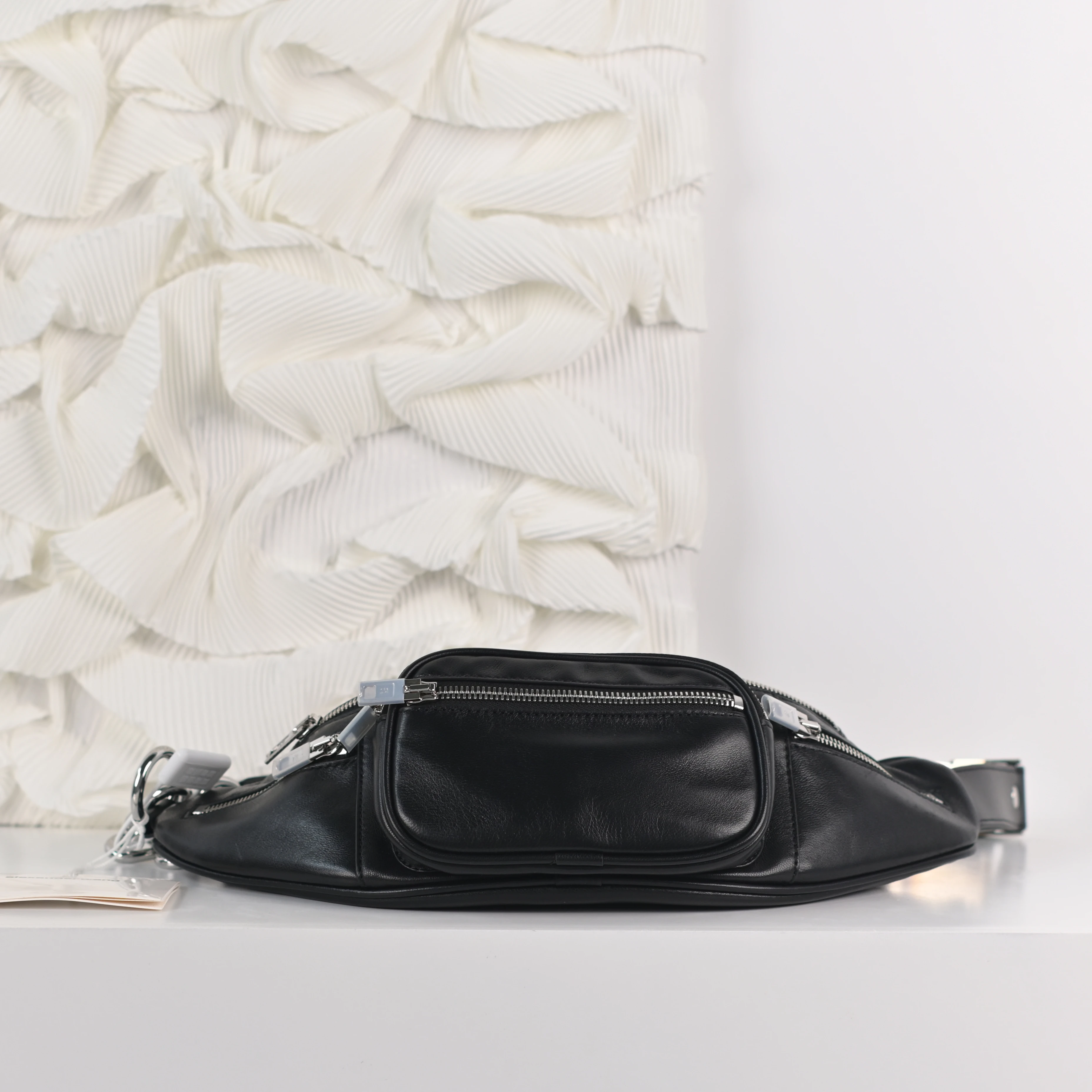 ALEXANDER WANG 黑色女士腰包 2030P0073C-001  23*12*9cm 商品