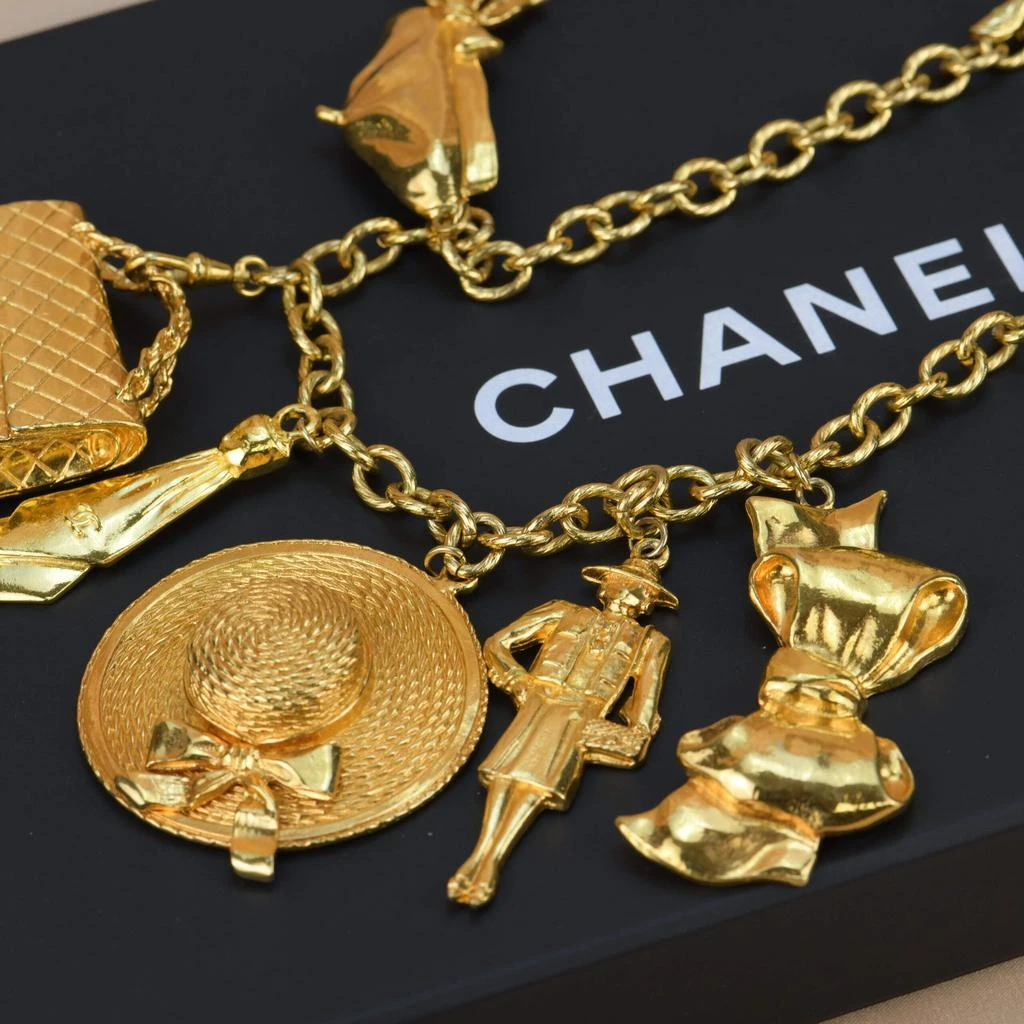 Chanel Vintage Gold Plated Chain Necklace with Six Iconic Charms 商品