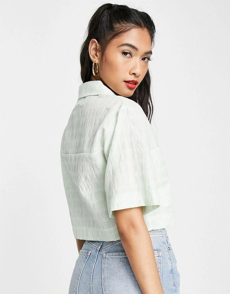 商品Topshop|Topshop crinkle resort crop shirt in lime,价格¥187,第2张图片详细描述