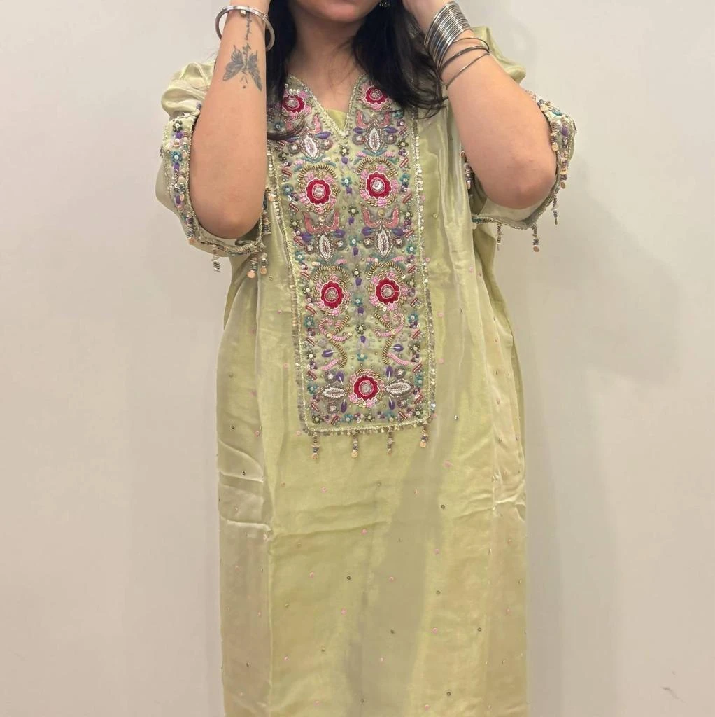 商品Zaalima Fashion|Zaalima Fashion - Elegant Tulfi Suit Set with Handcrafted Embroidery,价格¥494,第1张图片