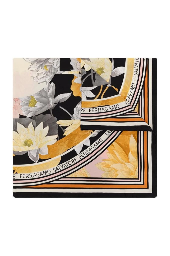 商品Salvatore Ferragamo|Salvatore Ferragamo Floral Printed Scarf,价格¥1723,第1张图片