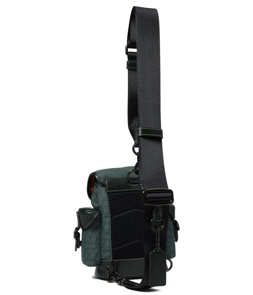商品Coach|Hitch Backpack 13 in Micro Signature Jacquard,价格¥2894,第2张图片详细描述