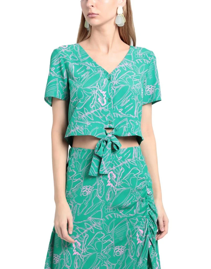 商品VERO MODA|Patterned shirts & blouses,价格¥81,第2张图片详细描述