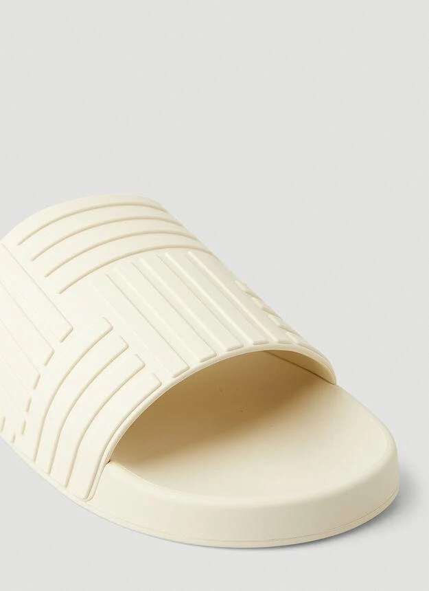 Rubber Carpet Slides in Cream 商品
