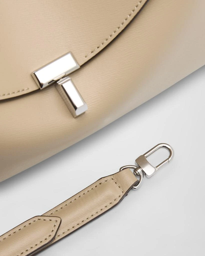 商品Totême|T-Lock Leather Clutch Bag,价格¥7730,第5张图片详细描述