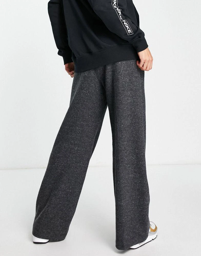 商品NIKE|Nike Training Therma-FIT cosy wide joggers in black,价格¥313,第2张图片详细描述