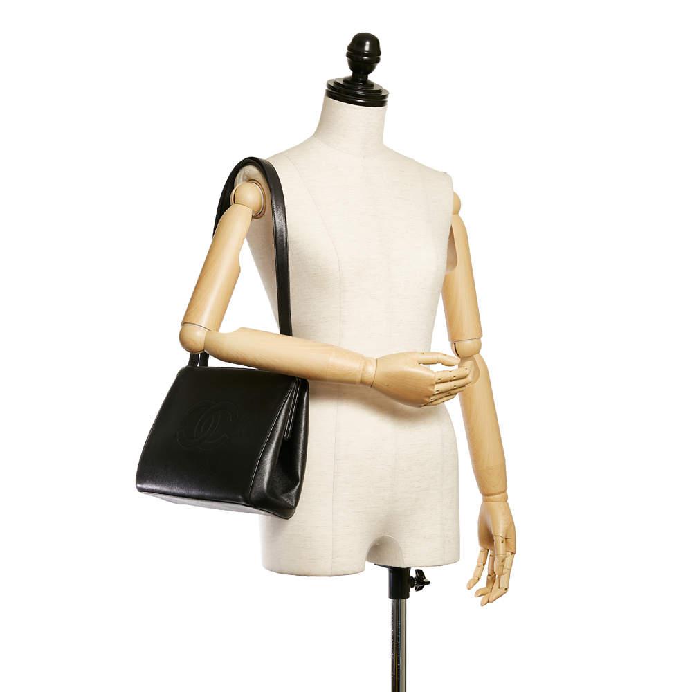Chanel Black Caviar Leather Shoulder Bag商品第9张图片规格展示