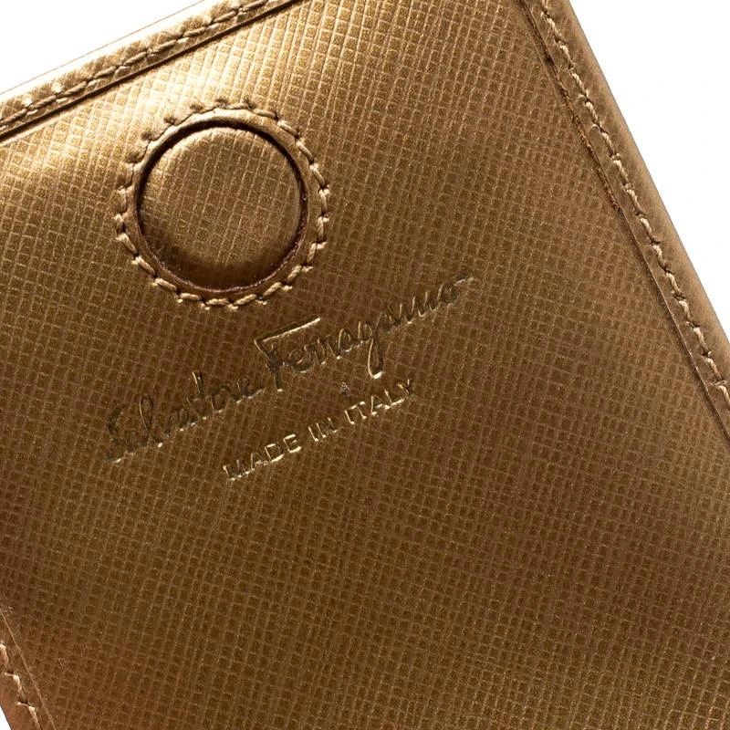 Salvatore Ferragamo Gold Leather iPhone 4 Case 商品