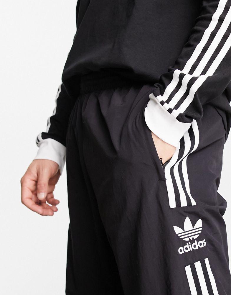 adidas Originals adicolor lock up track joggers in black商品第3张图片规格展示