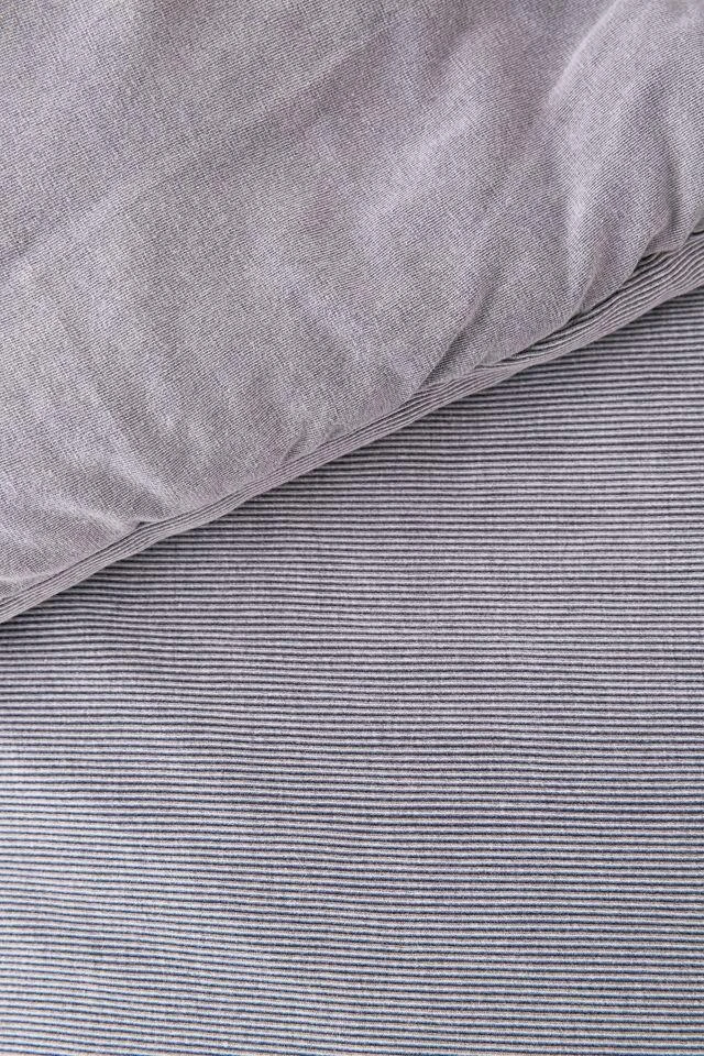 商品Urban Outfitters|Faded Ribbed Solid Jersey Comforter,价格¥1349,第5张图片详细描述