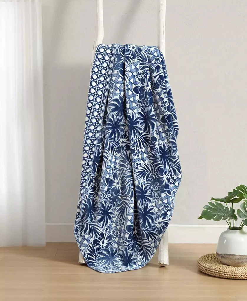 CLOSEOUT! Lanikai Fronds Flannel Blanket 商品