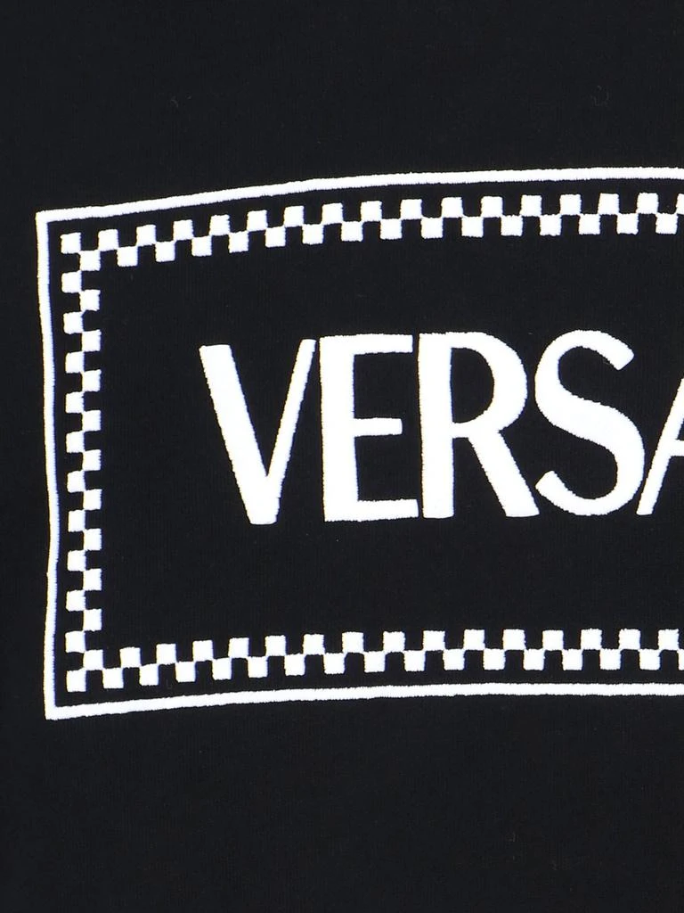 商品Versace|Versace Embroidered-90s Vintage Logo Drawstring Hoodie,价格¥3732,第4张图片详细描述
