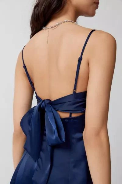 商品Urban Outfitters|UO Bella Bow-Back Satin Mini Dress,价格¥448,第3张图片详细描述