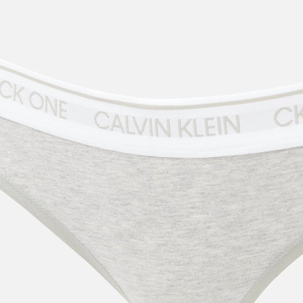 商品Calvin Klein|Calvin Klein Women's New Ck One Thong - Grey Heather,价格¥88,第3张图片详细描述