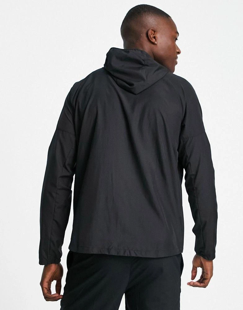 商品NIKE|Nike Running Essentials jacket in black,价格¥502,第4张图片详细描述