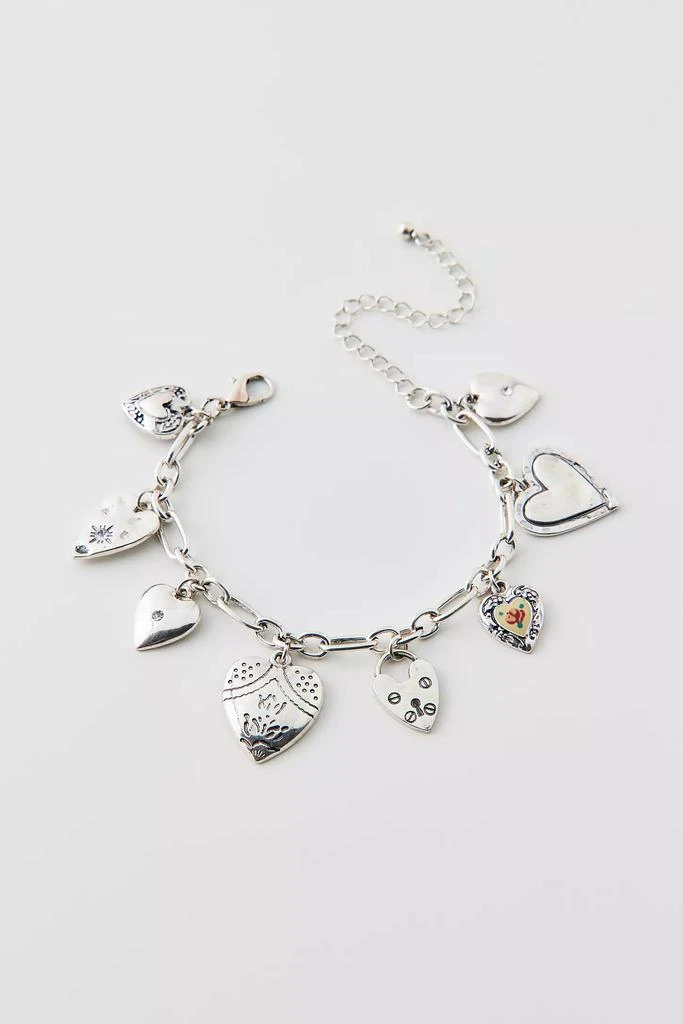 商品Urban Outfitters|Kyla A Lot Of Heart Charm Bracelet,价格¥79,第2张图片详细描述