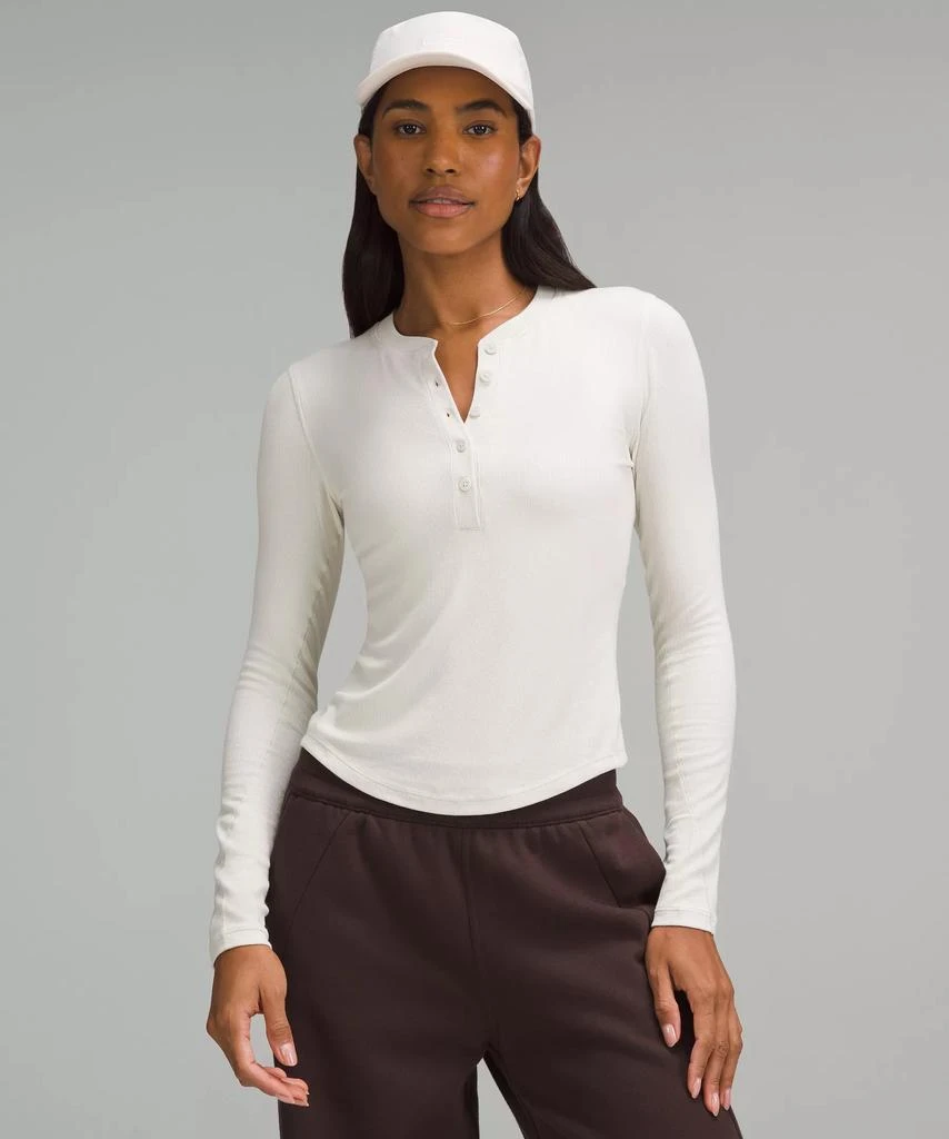 Hold Tight Long-Sleeve Henley 商品