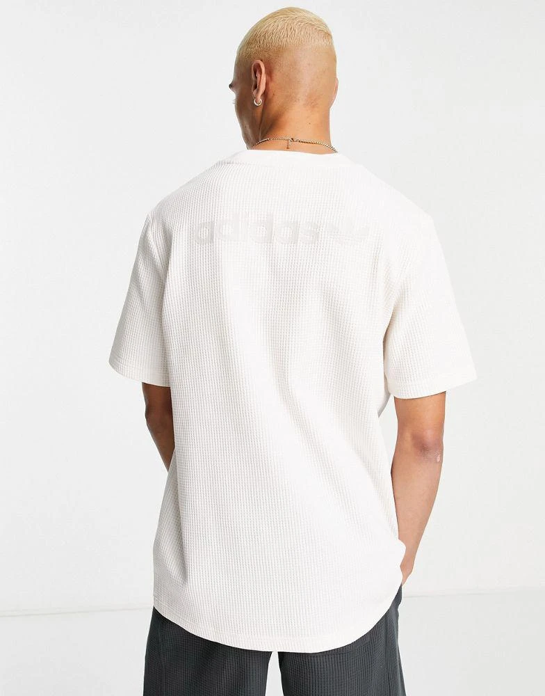 商品Adidas|adidas Originals 'Tonal Textures' waffle t-shirt in chalk white with back logo,价格¥301,第2张图片详细描述