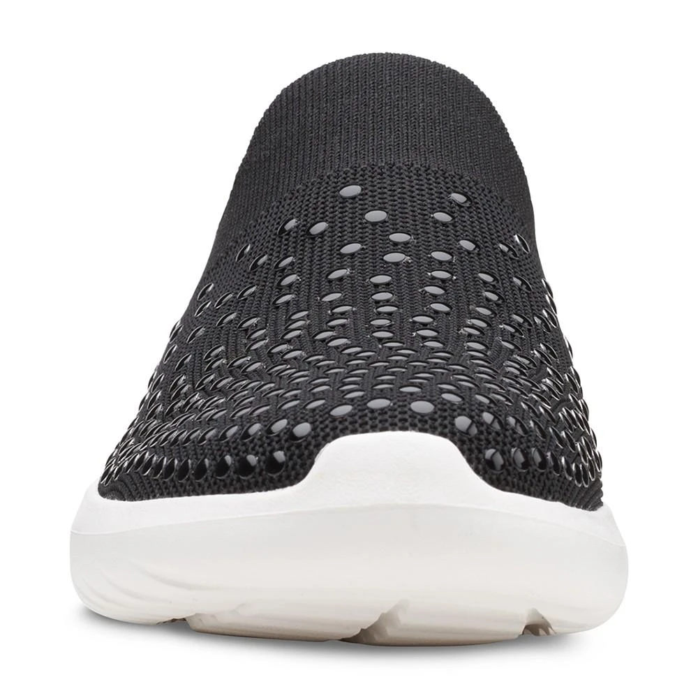 商品Clarks|Women's Nova Grove Slip-On Studded Sneakers,价格¥711,第3张图片详细描述