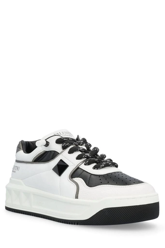 商品Valentino|Valentino Garavani One Stud XL Lace-Up Sneakers,价格¥4577,第2张图片详细描述