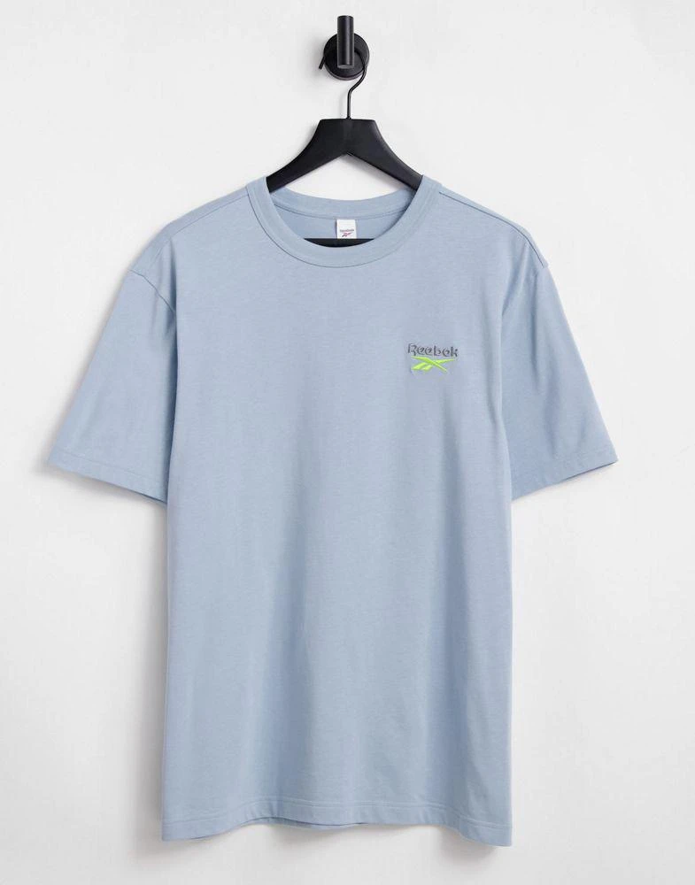 商品Reebok|Reebok camping graphic tee in blue - Exclusive to ASOS,价格¥172,第2张图片详细描述