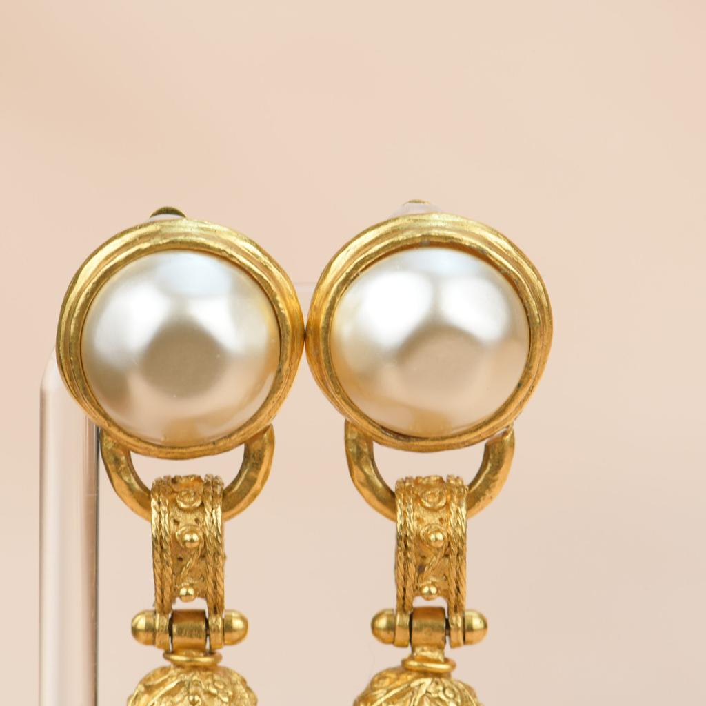 Chanel Vintage 1994 Gold Plated Pearl Fringe Tassel Dangle Clip On Earrings商品第7张图片规格展示