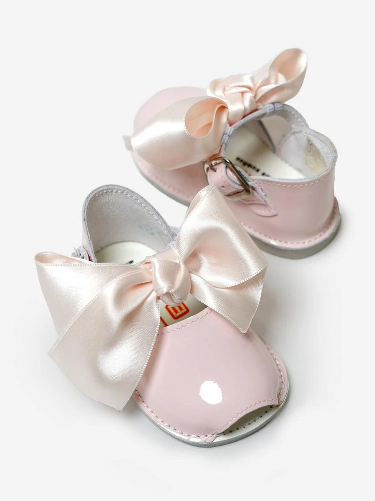 商品Andanines|Baby Girls Patent Leather Open Toe Bow Shoes in Pink,价格¥198,第4张图片详细描述