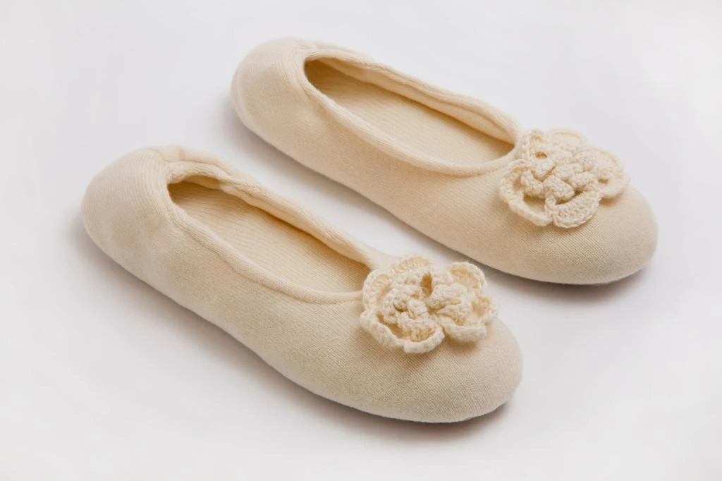 商品a & R Cashmere|Slipper w/Rosette,价格¥629,第3张图片详细描述