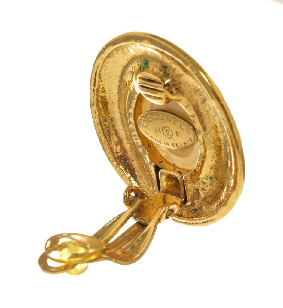 Chanel Gold CC Large Pearl Earrings商品第6张图片规格展示