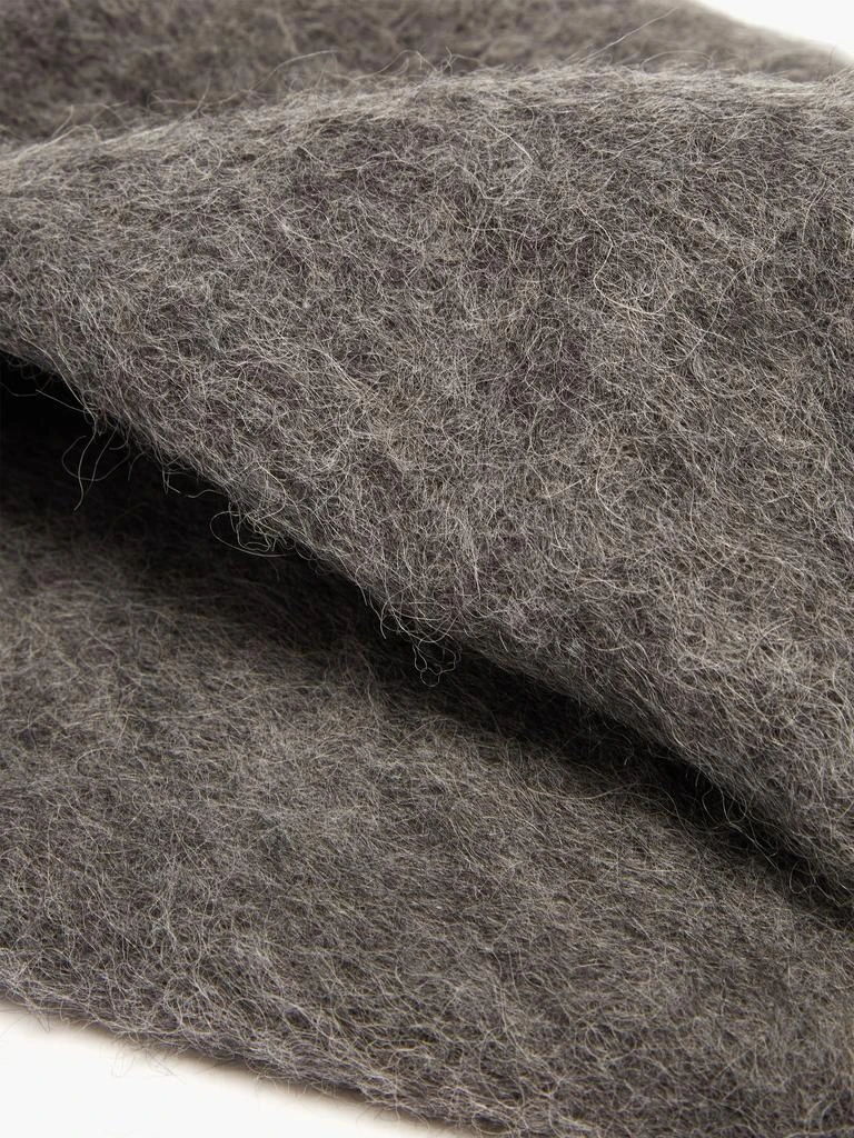 商品Totême|Logo-label alpaca-blend scarf,价格¥1121,第2张图片详细描述