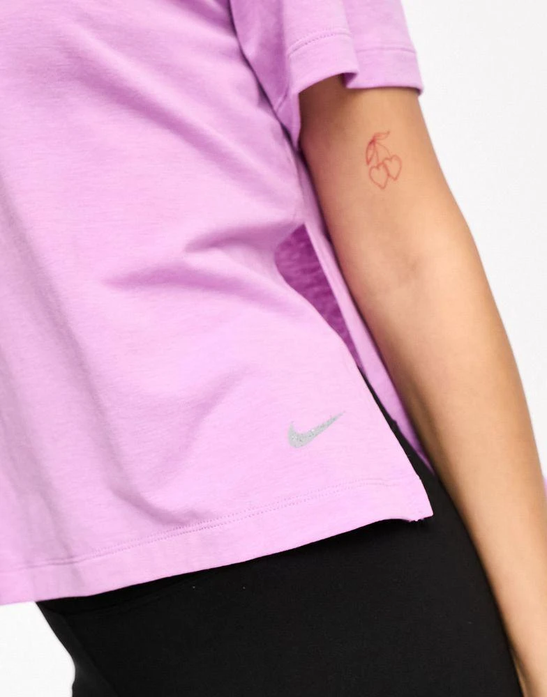 商品NIKE|Nike Yoga Dri-Fit short sleeve t-shirt in purple,价格¥327,第4张图片详细描述
