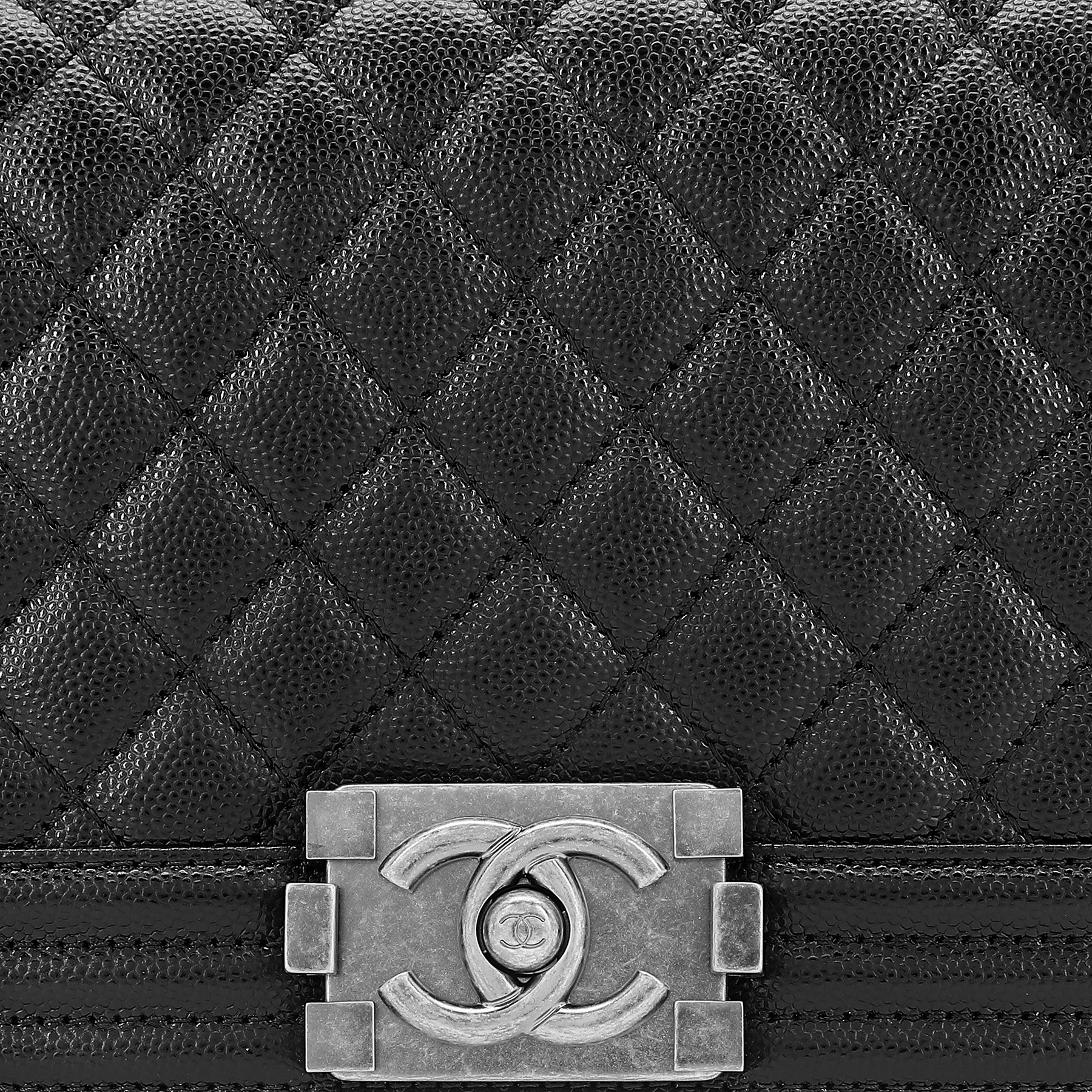 商品[国内直发] Chanel|香奈儿 LEBOY 做旧银扣菱格翻盖颗粒压花 小牛皮 单肩��斜挎包 中号 女款 黑色,价格¥47543,第7张图片详细描述