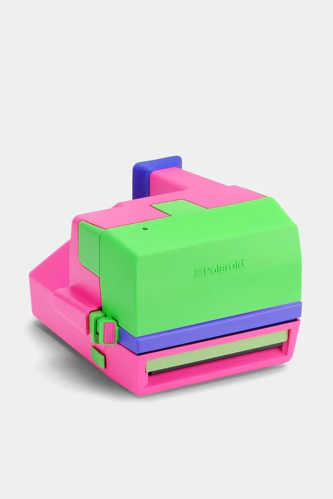 商品Polaroid|Polaroid Barbie Throwback 600 Instant Film Camera by Retrospekt,价格¥1385,第2张图片详细描述