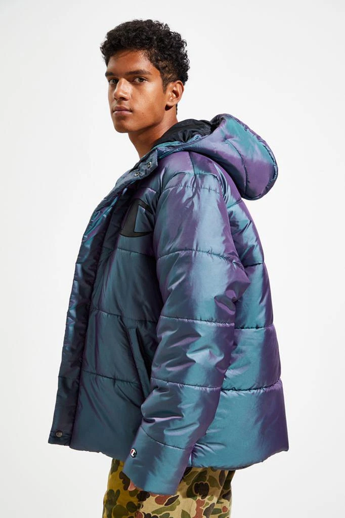 商品CHAMPION|Champion UO Exclusive Iridescent Puffer Jacket ,价格¥454,第4张图片详细描述