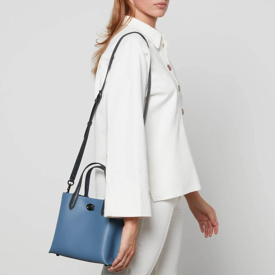 商品Coach|Coach Women's Colorblock With Coated Canvas Signature Interior Willow Tote Bag 24 - Washed Chambray Multi,价格¥1904,第2张图片详细描述