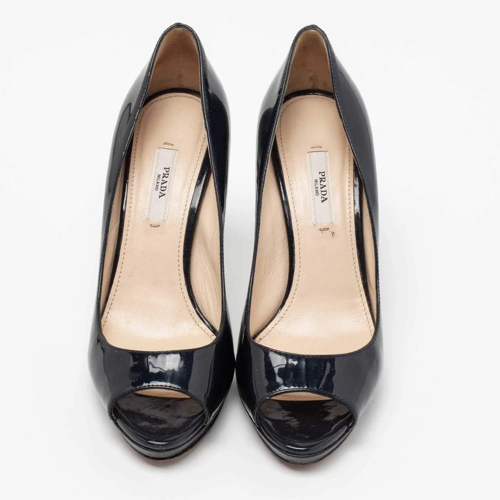 商品[二手商品] Prada|Prada Midnight Blue Patent Leather Peep-Toe Platform Pumps Size 38.5,价格¥847,第3张图片详细描述
