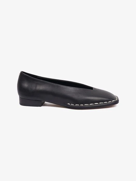 商品NEUTE|Freja Hand Stitch Loafer Shoes (Black),价格¥1900,第4张图片详细描述