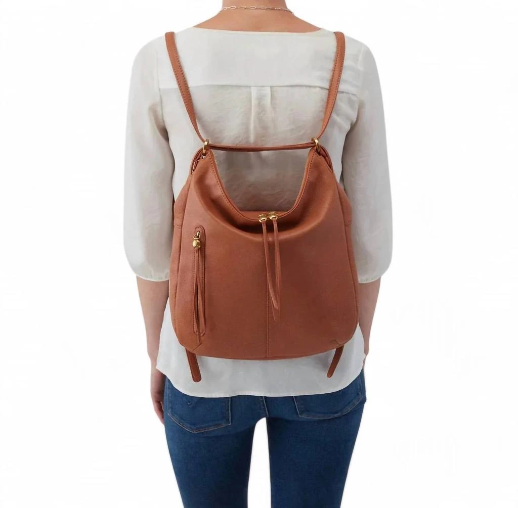 商品Hobo|Merrin Convertible Backpack In Cognac,价格¥1969,第3张图片详细描述