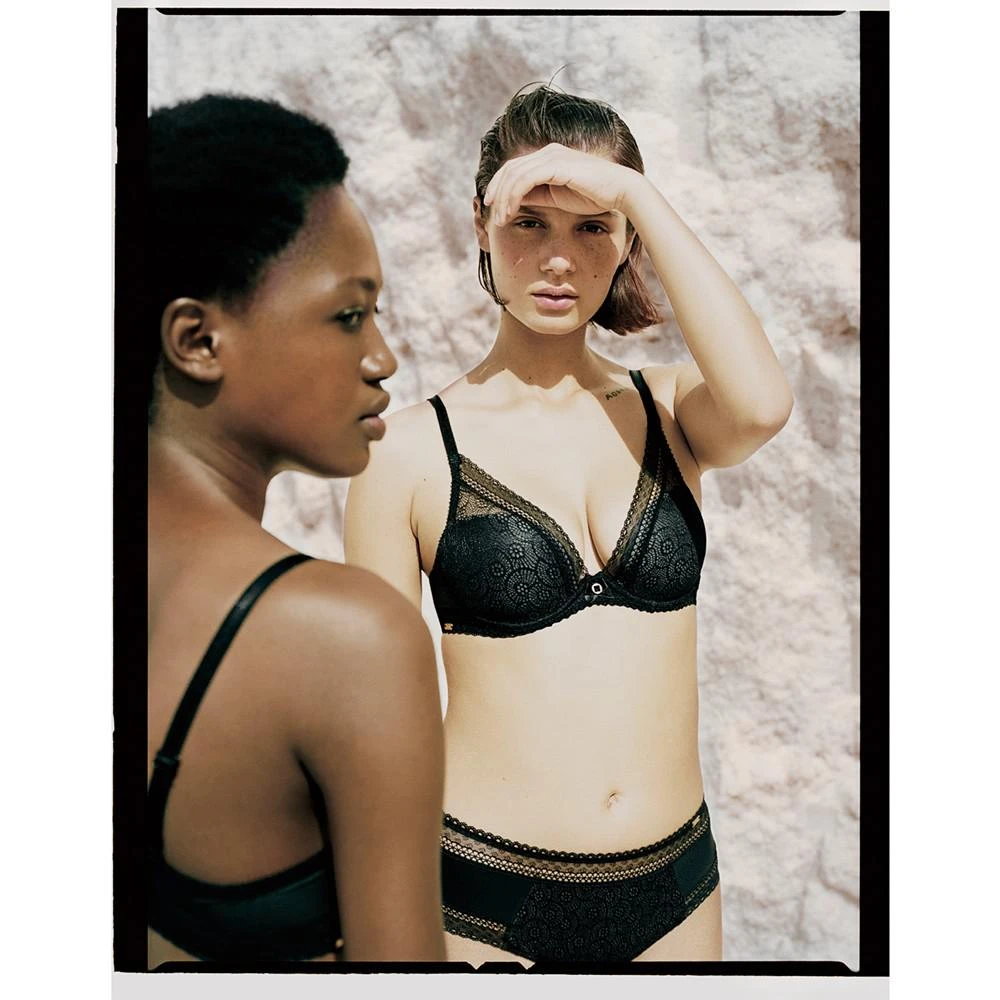 商品Chantelle|Festivite Lace Plunge Bra 3682, Online Only,价格¥374,第2张图片详细描述