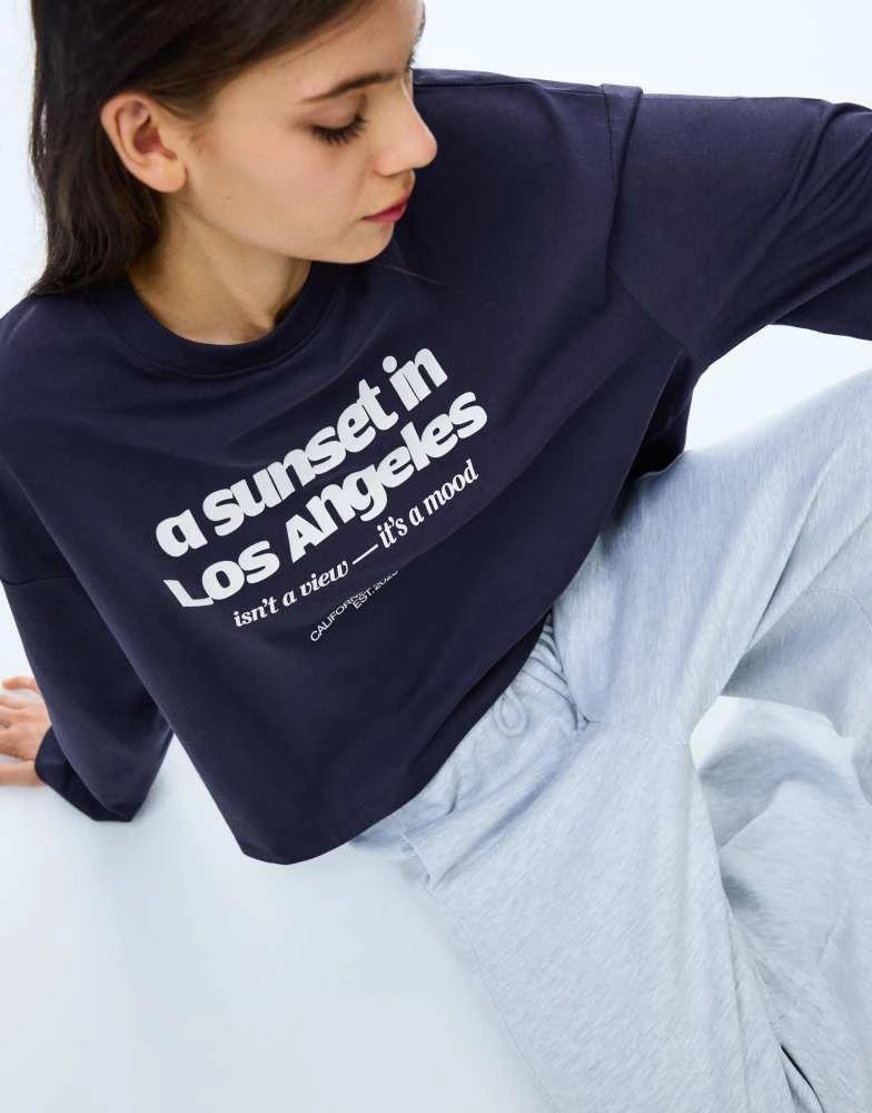 商品Bershka|Bershka Long sleeve boxy t-shirt with print in navy,价格¥184,第2张图片详细描述
